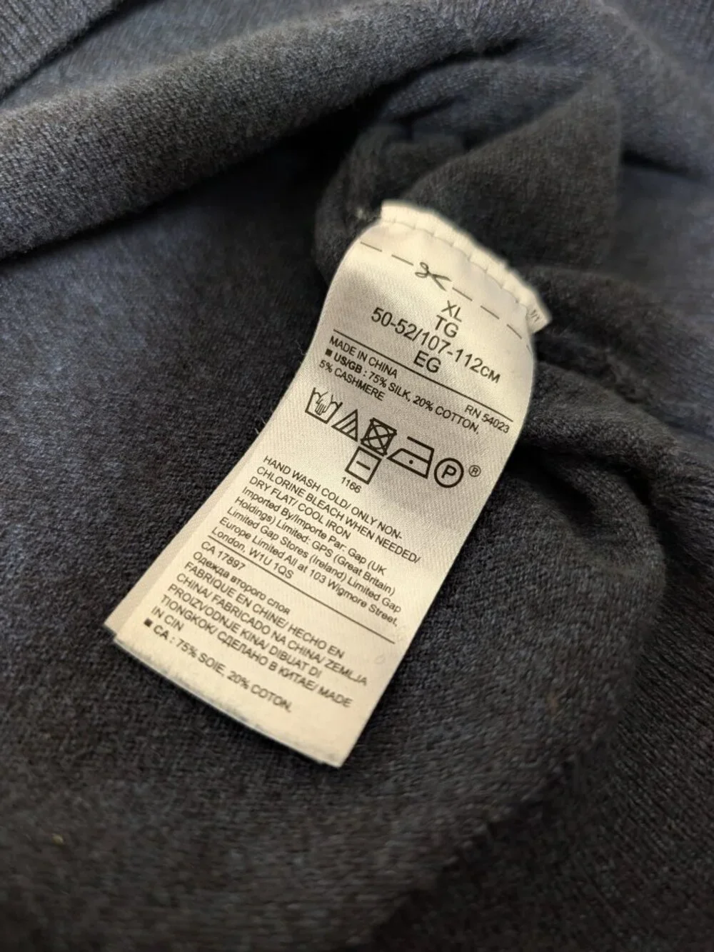 Banana Republic Men's XL Luxury Blend Silk Cotton Cashmere V-Neck Sweater Navy